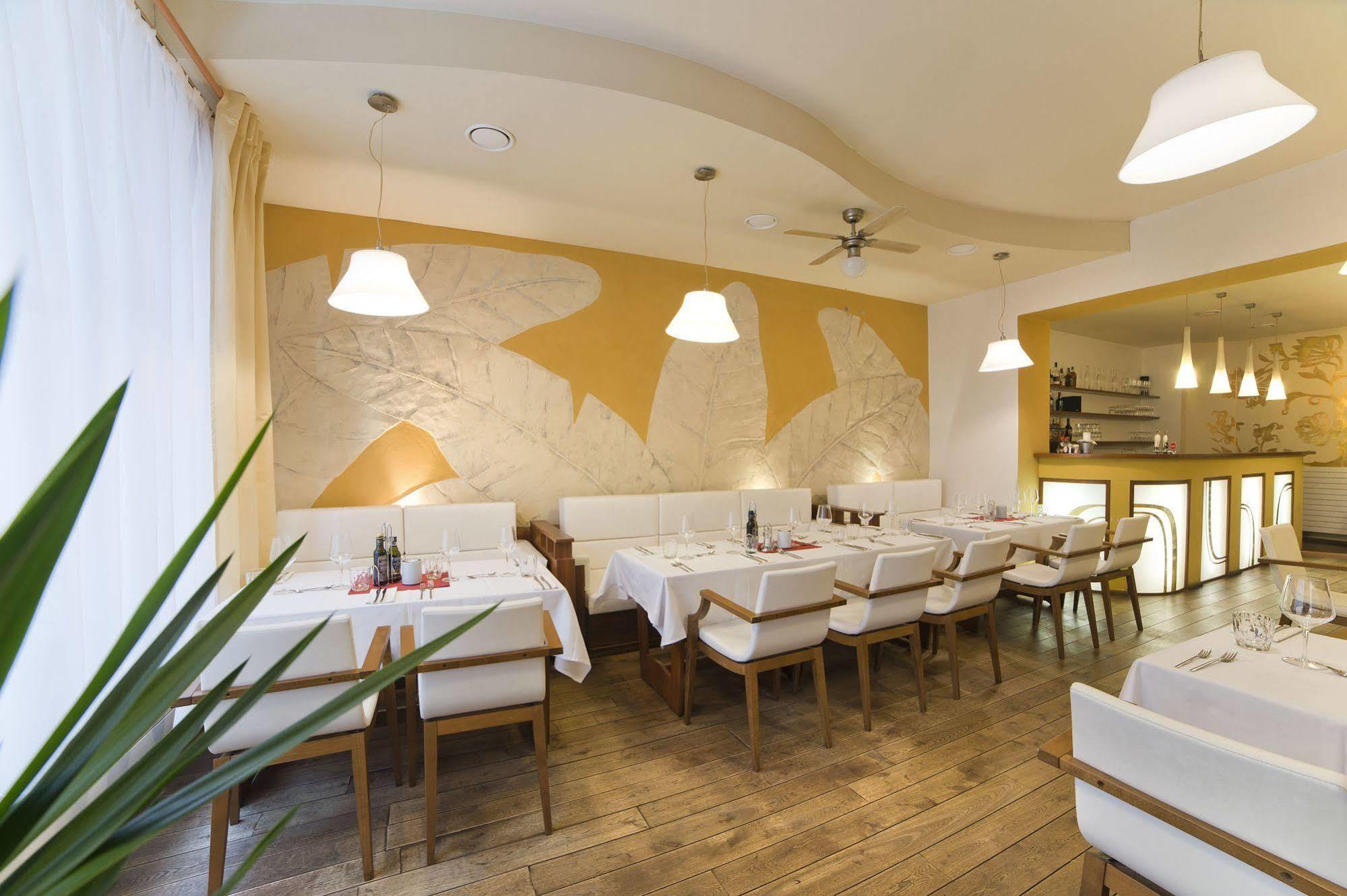 Hotel Art Písek Dış mekan fotoğraf