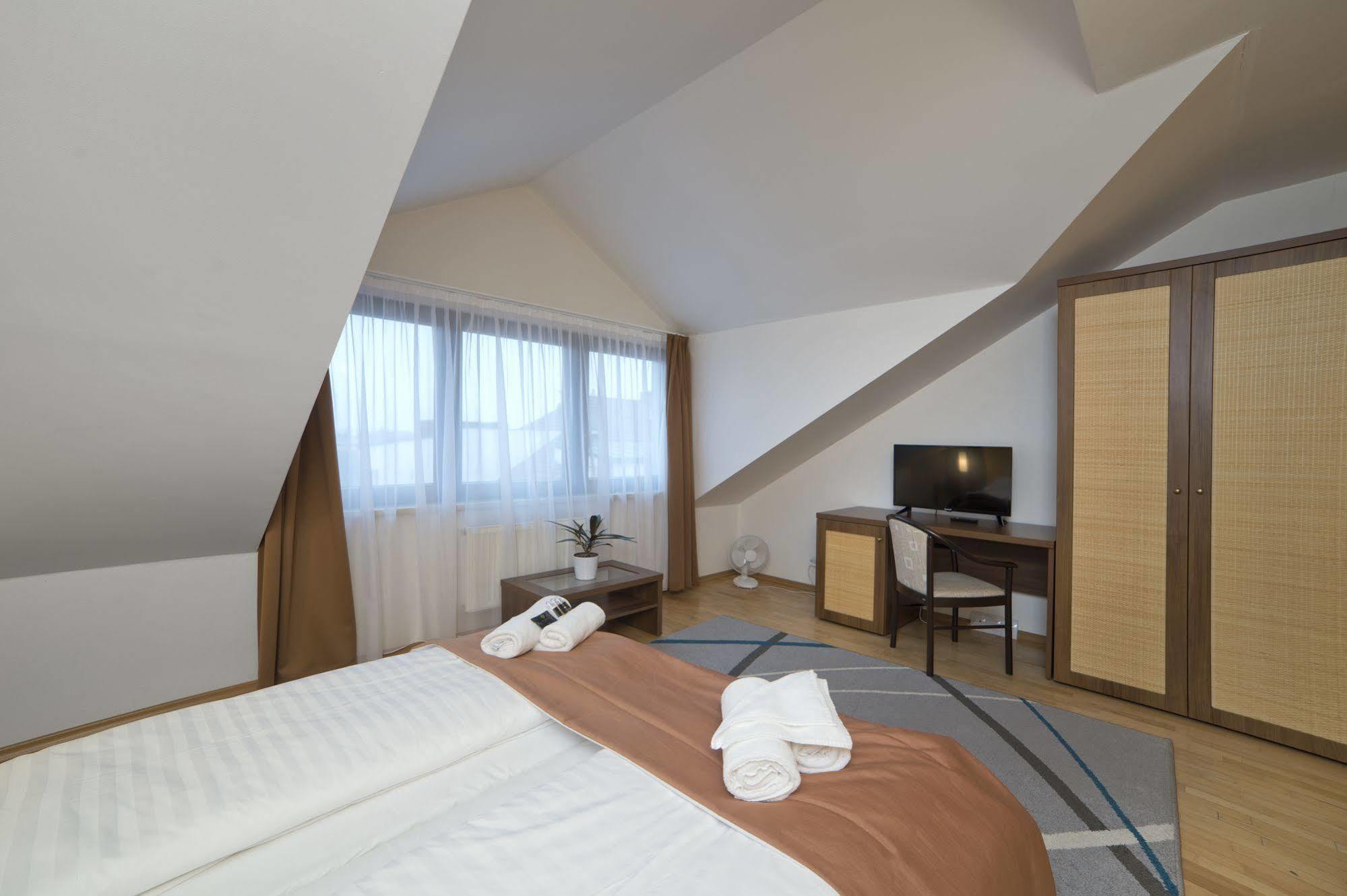 Hotel Art Písek Dış mekan fotoğraf